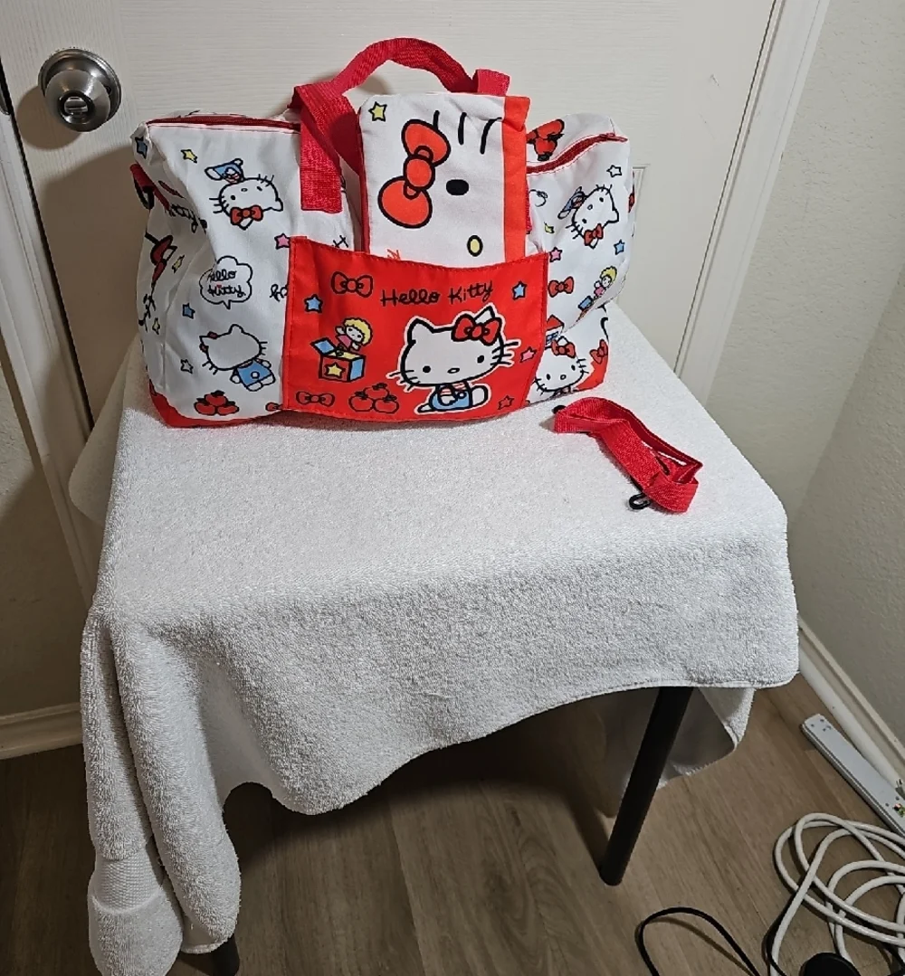 New Sanrio Genuine 2 Pcs Hello Kitty Foldable Duffle Bag and Pouch - Picture 11 of 13